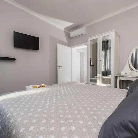 Sunset Apartment