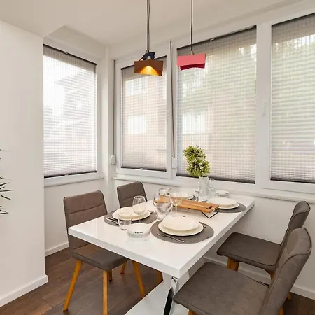 Sunset Apartment *