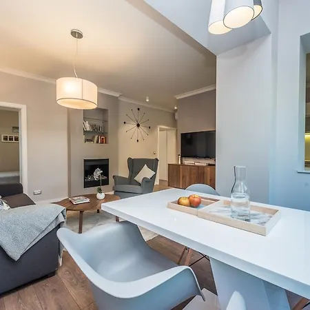 Sunset Apartment *